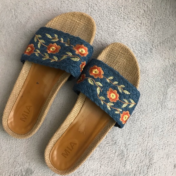 MIA Shoes - Mia embroidered slides size 8.5